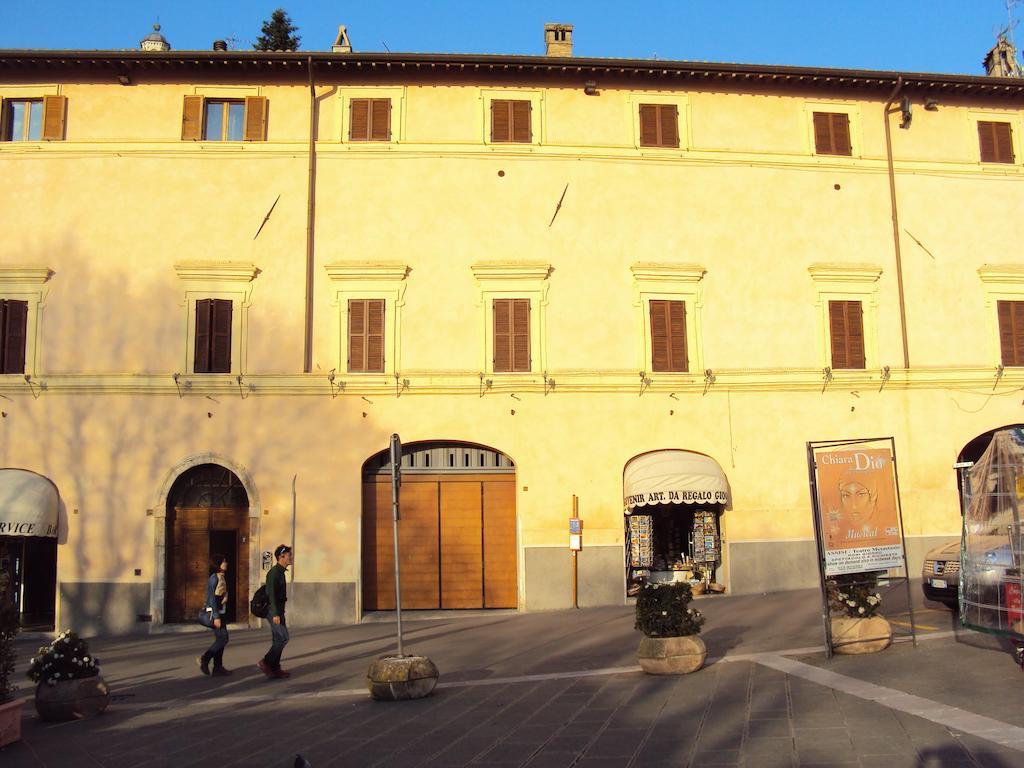 Appartamenti Piazza Santa Chiara Assisi Dış mekan fotoğraf